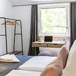 Appartamento Have-a-nice-stay - Nahe Der U-bahn Nach Hamburg - 1 Minute Entfernt - Baecker & Restaurants 500m - Lidl 800m - Zentrum 1,5km Ahrensburg