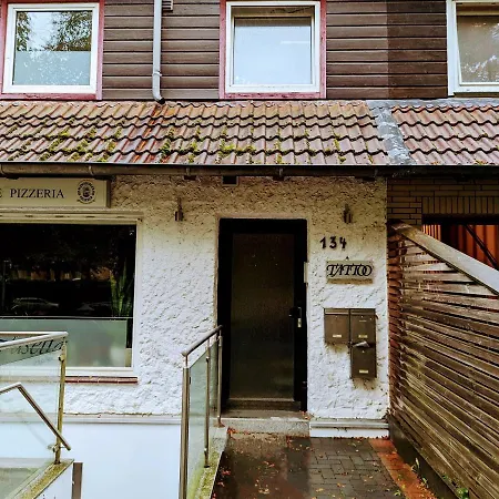 Have-a-nice-stay - Nahe Der U-bahn Nach Hamburg - 1 Minute Entfernt - Baecker & Restaurants 500m - Lidl 800m - Zentrum 1,5km Apartment