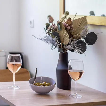 Апартаменты Have-a-nice-stay - Nahe Der U-bahn Nach Hamburg - 1 Minute Entfernt - Baecker & Restaurants 500m - Lidl 800m - Zentrum 1,5km