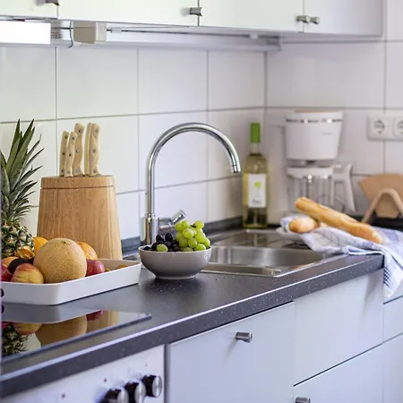 Have-a-nice-stay - Nahe Der U-bahn Nach Hamburg - 1 Minute Entfernt - Baecker & Restaurants 500m - Lidl 800m - Zentrum 1,5km * Аренсбург