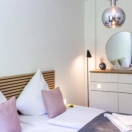 Have-a-nice-stay - Nahe Der U-bahn Nach Hamburg - 1 Minute Entfernt - Baecker & Restaurants 500m - Lidl 800m - Zentrum 1,5km