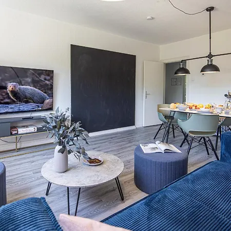 Have-a-nice-stay - Nahe Der U-bahn Nach Hamburg - 1 Minute Entfernt - Baecker & Restaurants 500m - Lidl 800m - Zentrum 1,5km *