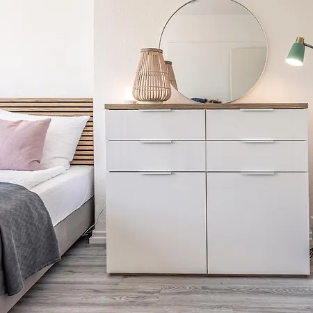 Have-a-nice-stay - Nahe Der U-bahn Nach Hamburg - 1 Minute Entfernt - Baecker & Restaurants 500m - Lidl 800m - Zentrum 1,5km * Аренсбург